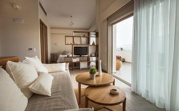 Abelia Luxurious Finikounta