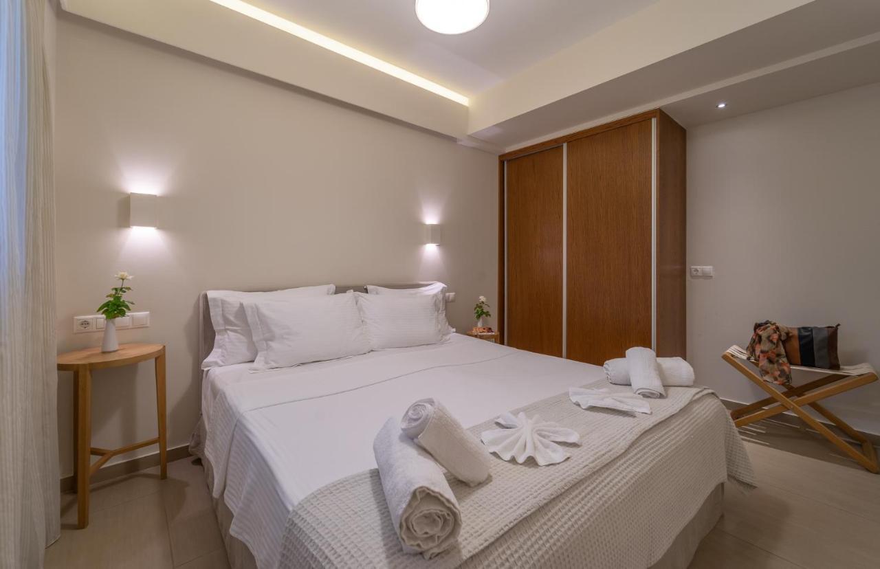 Abelia Luxurious