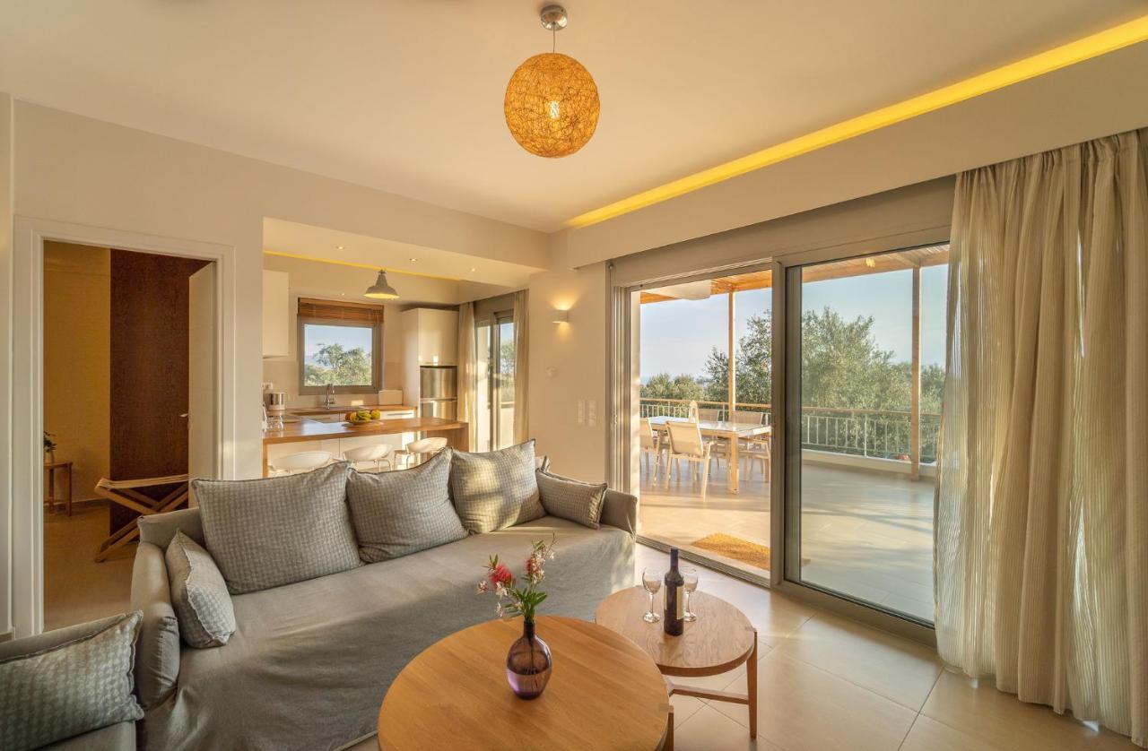 Abelia Luxurious Apartment Finikounta