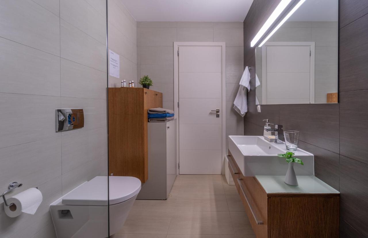 Abelia Luxurious *