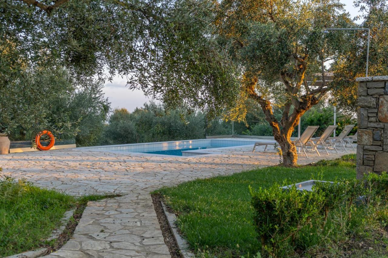 Abelia Luxurious Apartment Finikounta
