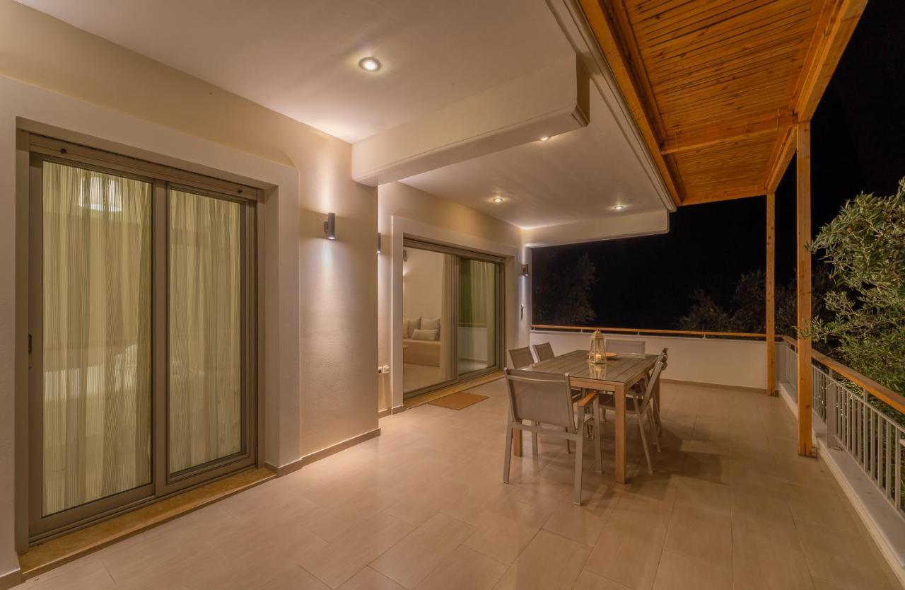 Abelia Luxurious Apartment Finikounta