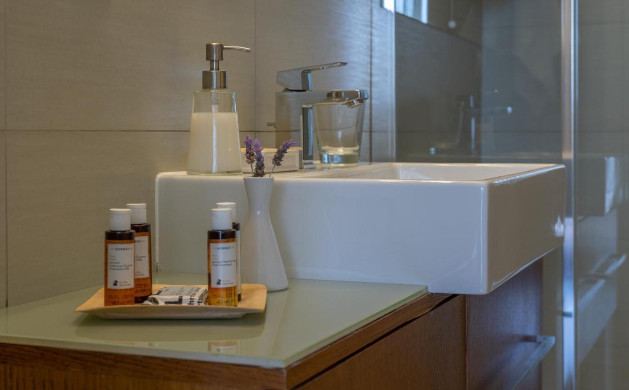 Abelia Luxurious *