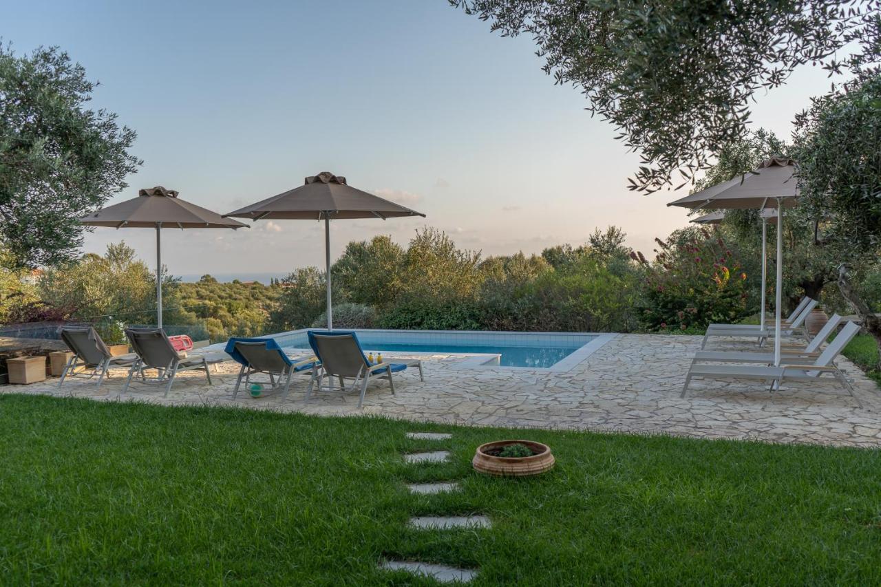 Apartment Abelia Luxurious Finikounta